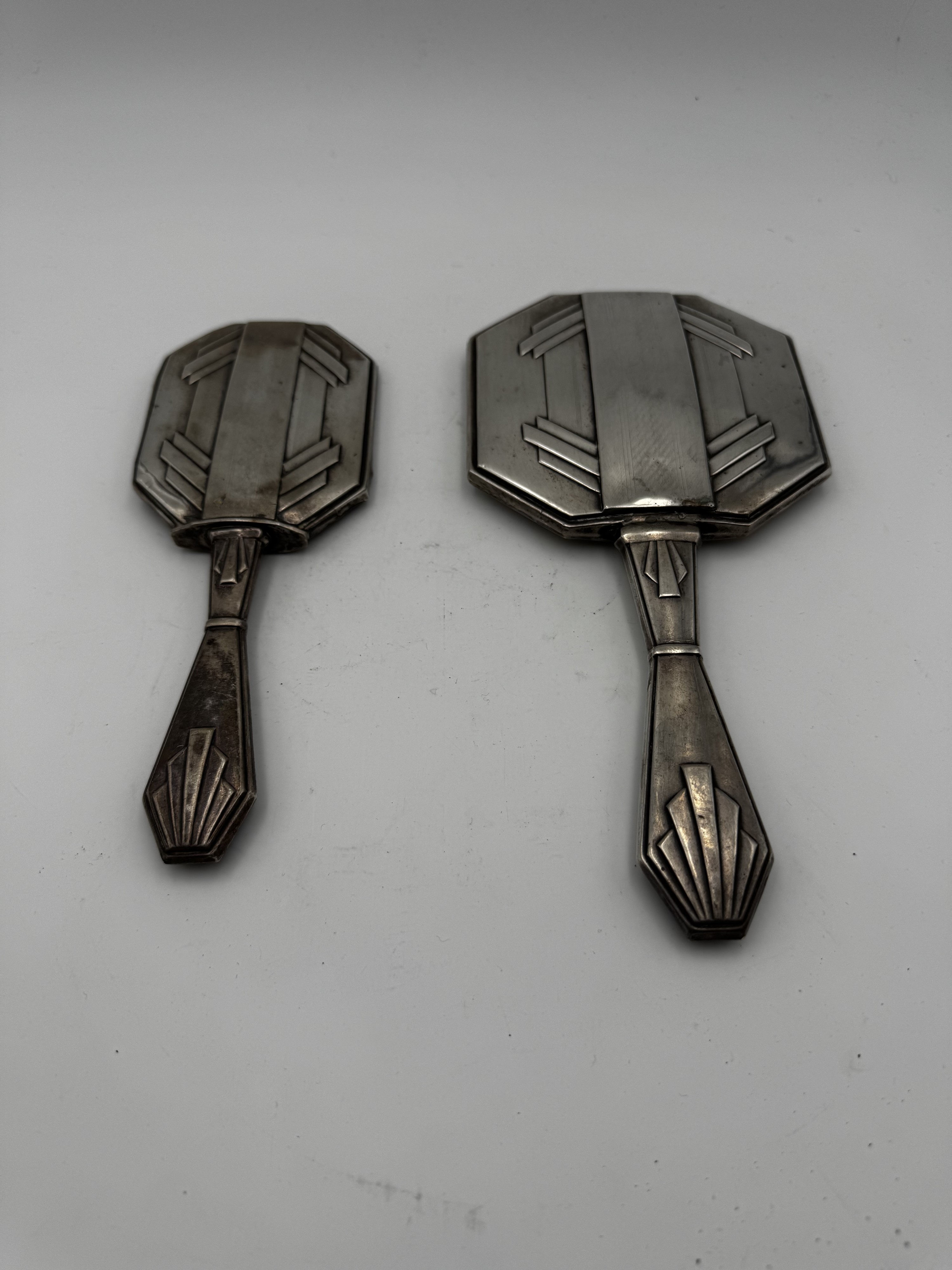 Lotto composto da due specchi