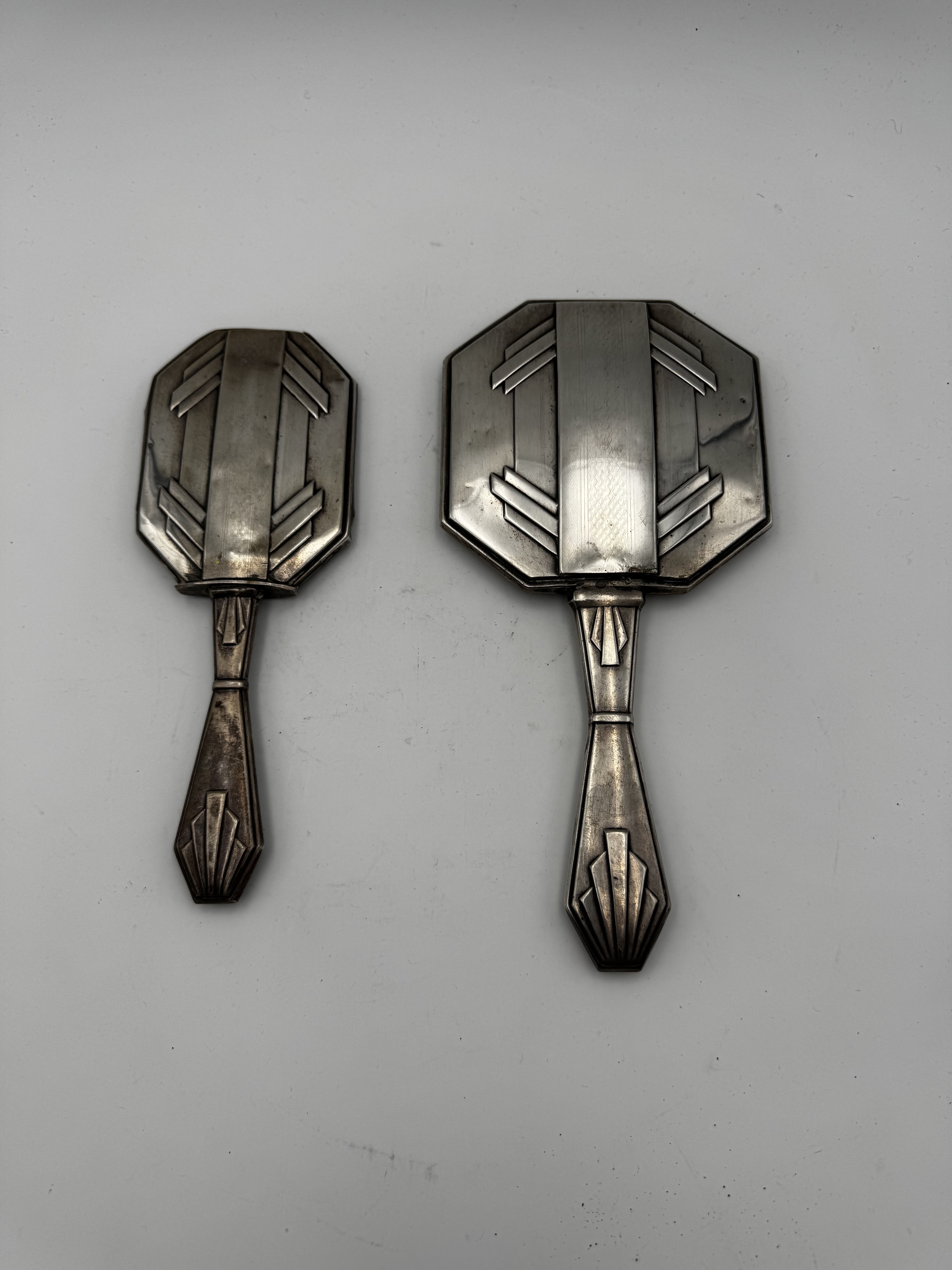 Lotto composto da due specchi