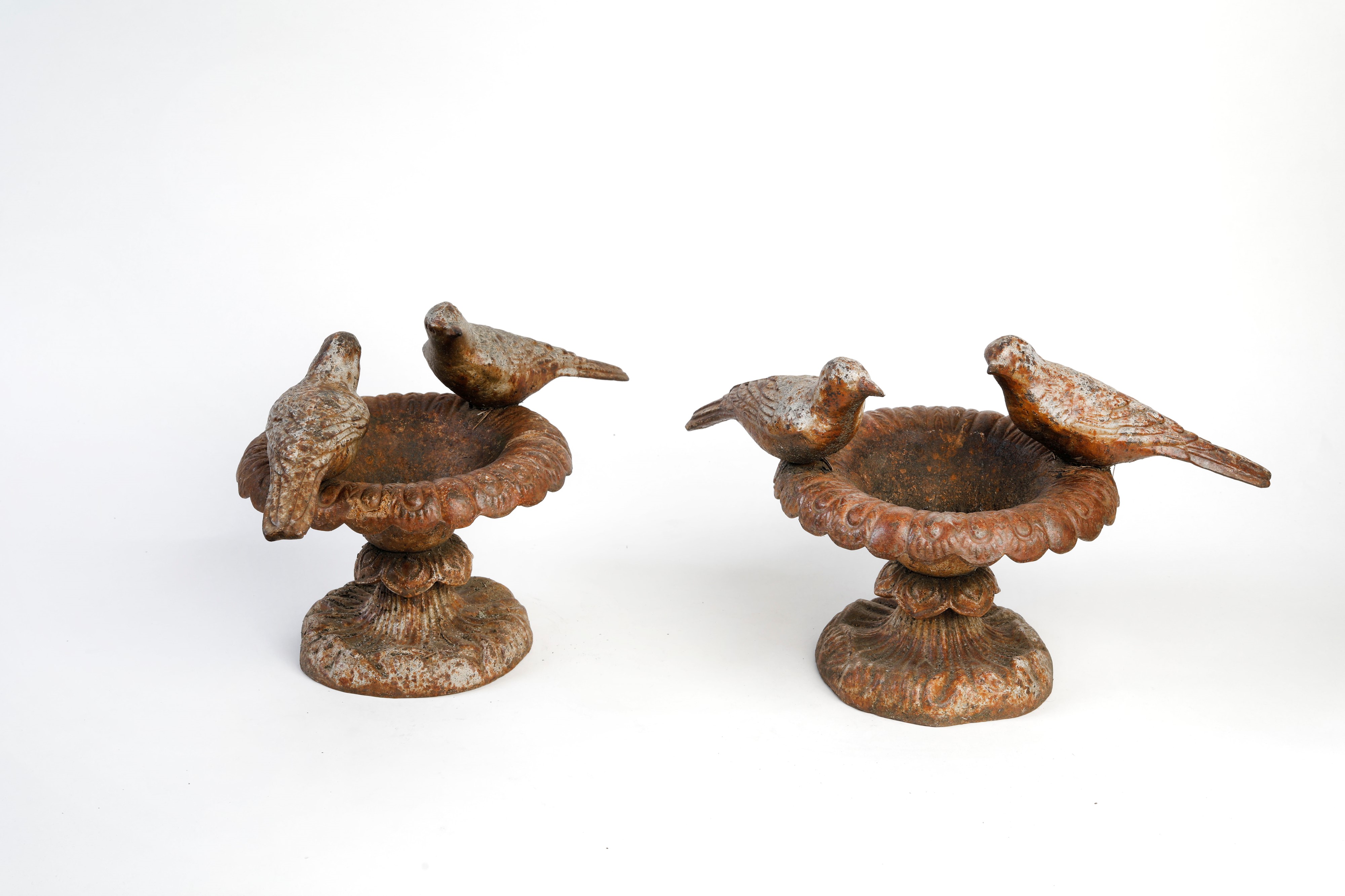 Sei ornamenti da giardino