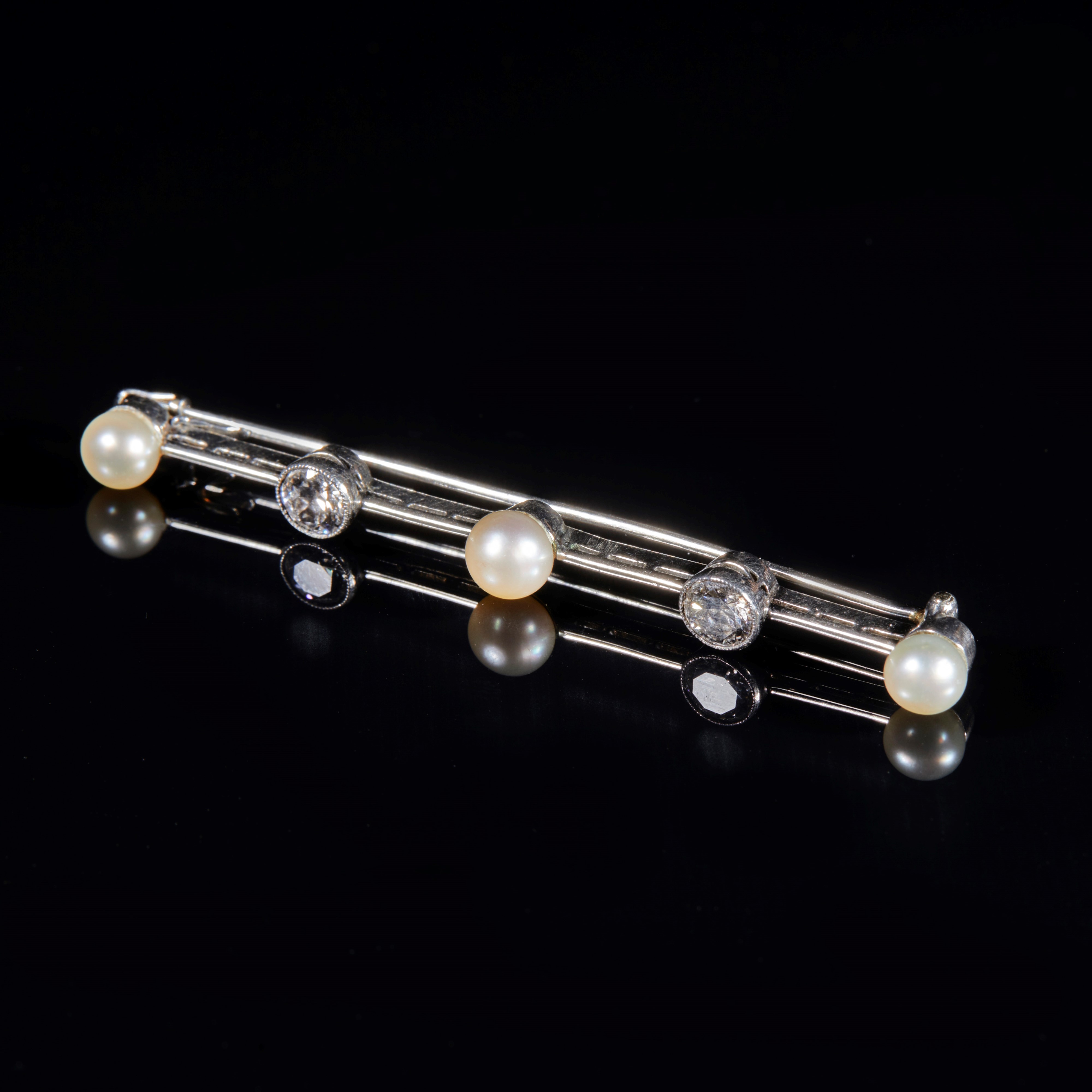 Spilla in oro bianco