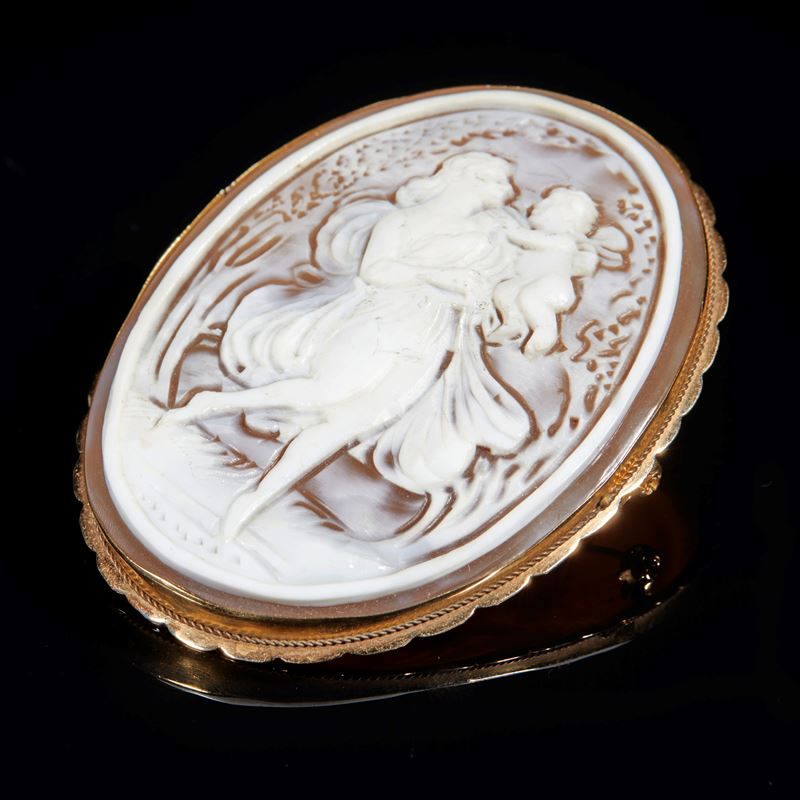 Spilla in oro giallo  - Asta GIOIELLI E PREZIOSI - Fidelis Auctions