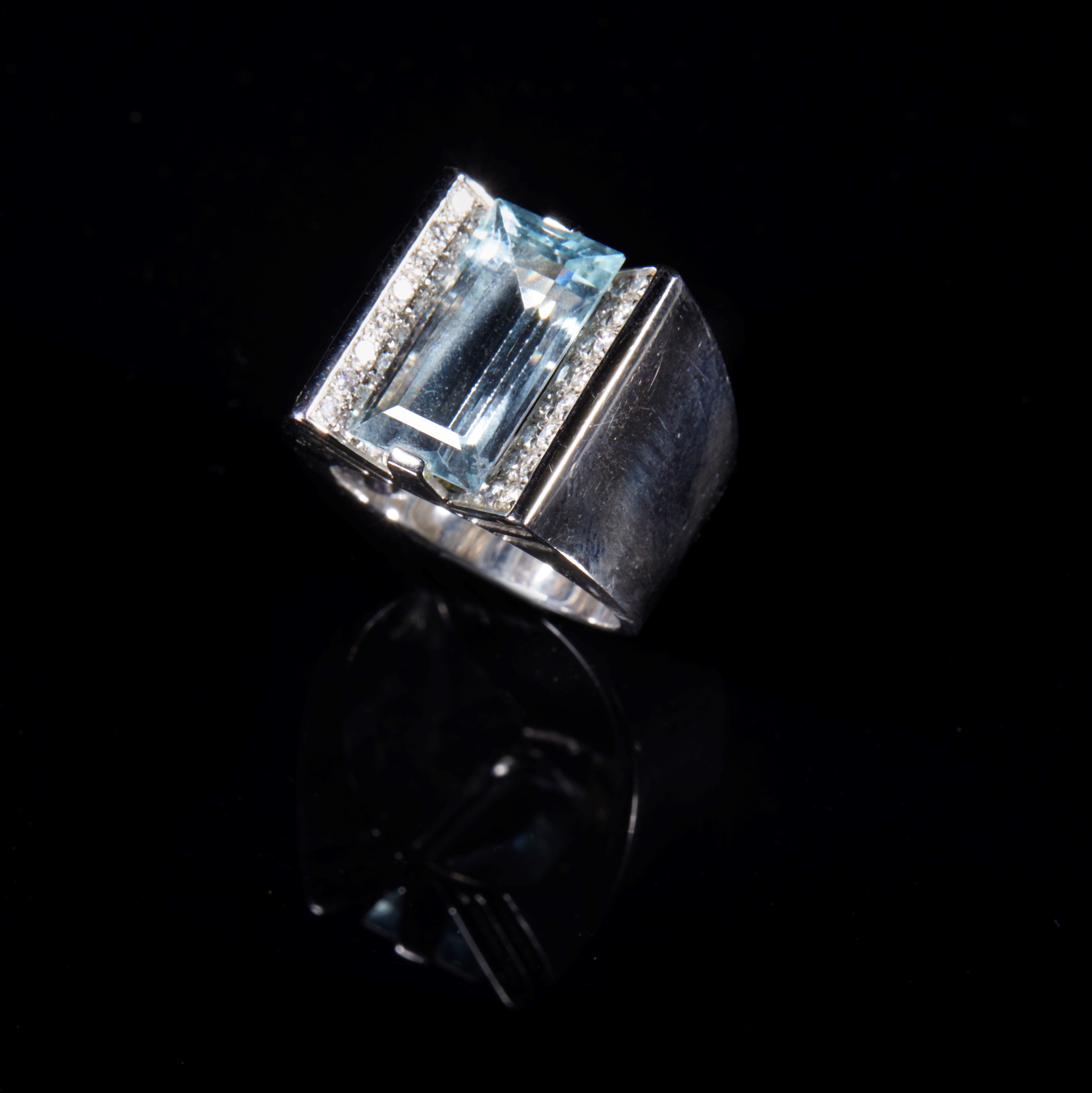 Anello con acquamarina