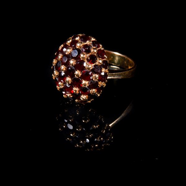 Anello in oro giallo 