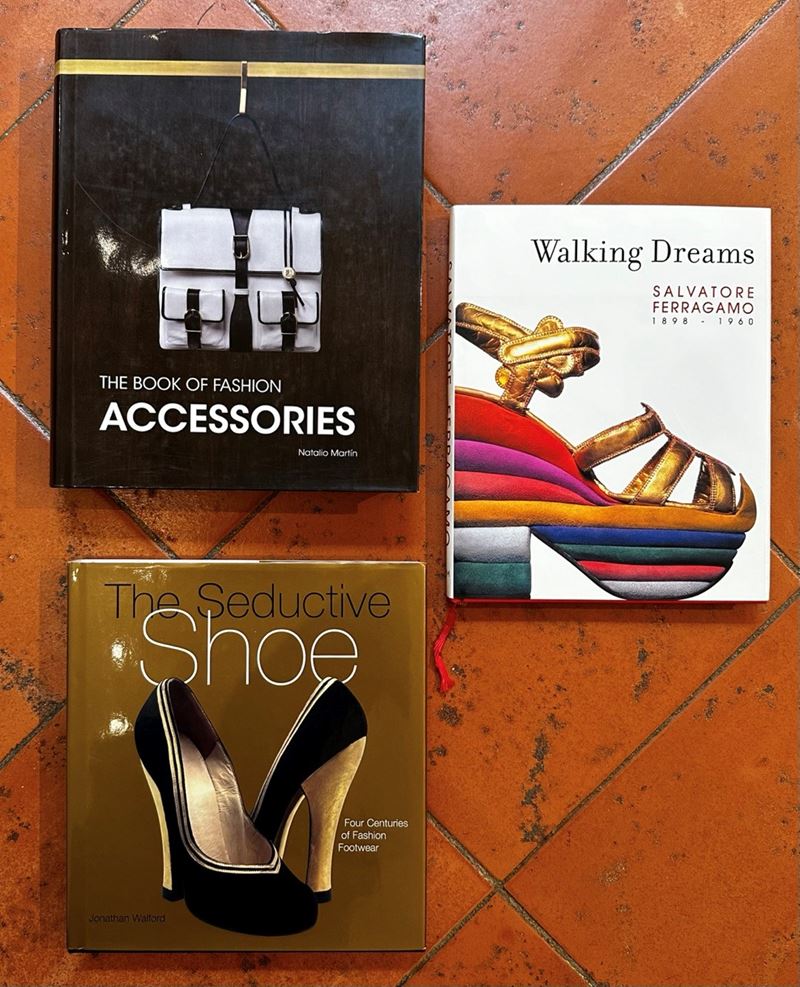 Lotto composto da 3 libri  - Asta Libri e Cataloghi d'Arte - Fidelis Auctions