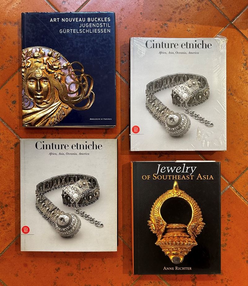 Lotto composto da 4 libri  - Asta Libri e Cataloghi d'Arte - Fidelis Auctions