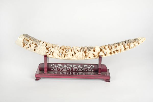 Zanna intera in avorio di elefante