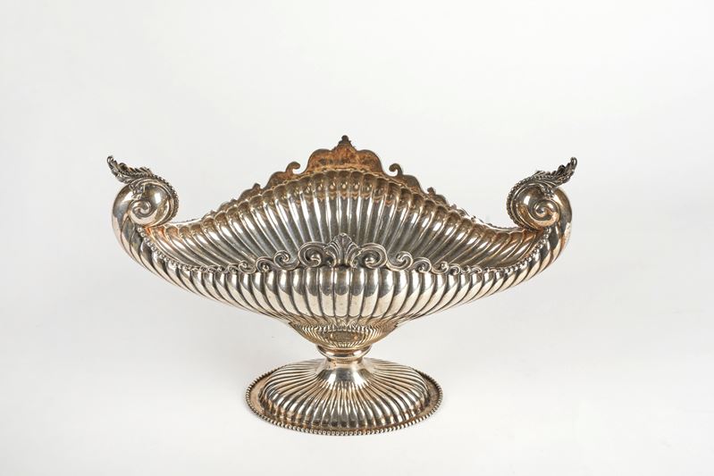 Centrotavola in argento  - Asta Antiquariato - Fidelis Auctions