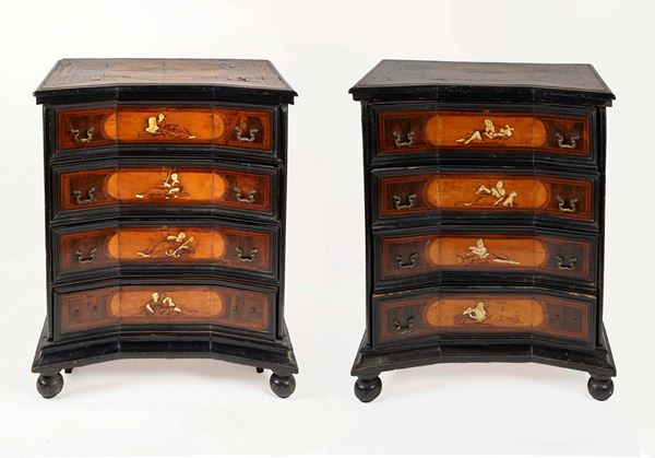 Coppia di mobiletti lombardi