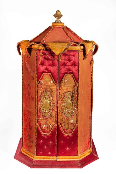 Ostensorio da viaggio, broccato rosso cardinalizio, inizi XVIII secolo