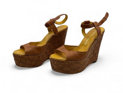 Sandali a zeppa in pelle color cammello