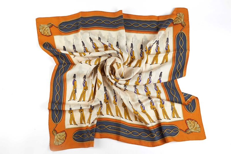 Herm&amp;#232;s : Foulard  - Asta  Argenti, Fashion Vintage e Preziosi - Fidelis Auctions