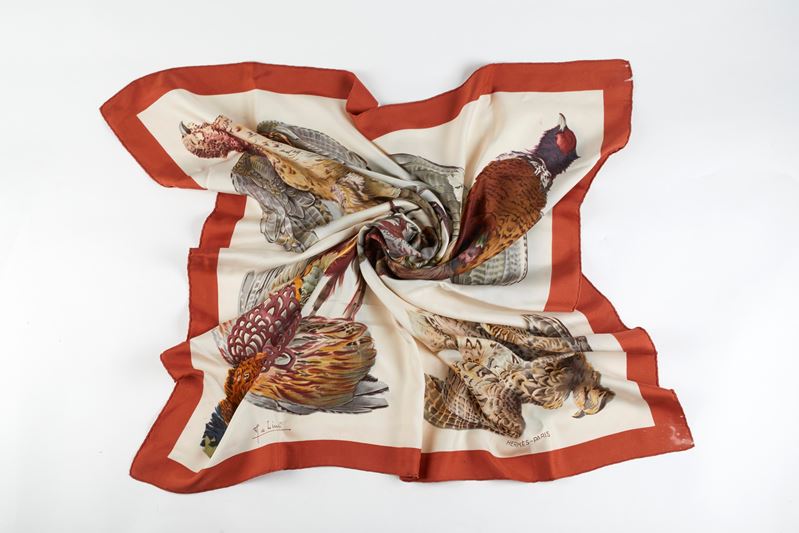 Herm&amp;#232;s : Foulard  - Asta  Argenti, Fashion Vintage e Preziosi - Fidelis Auctions