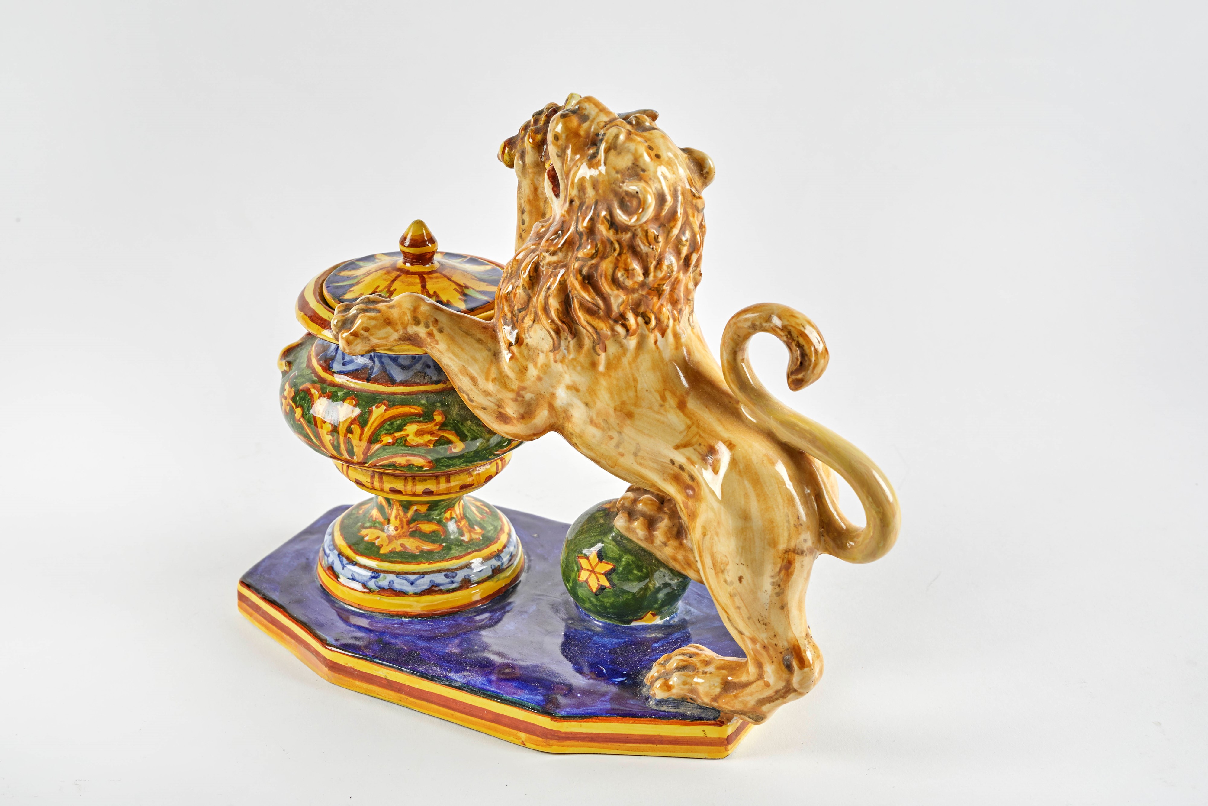 Angelo Minghetti - Calamaio in ceramica policroma a forma di leone