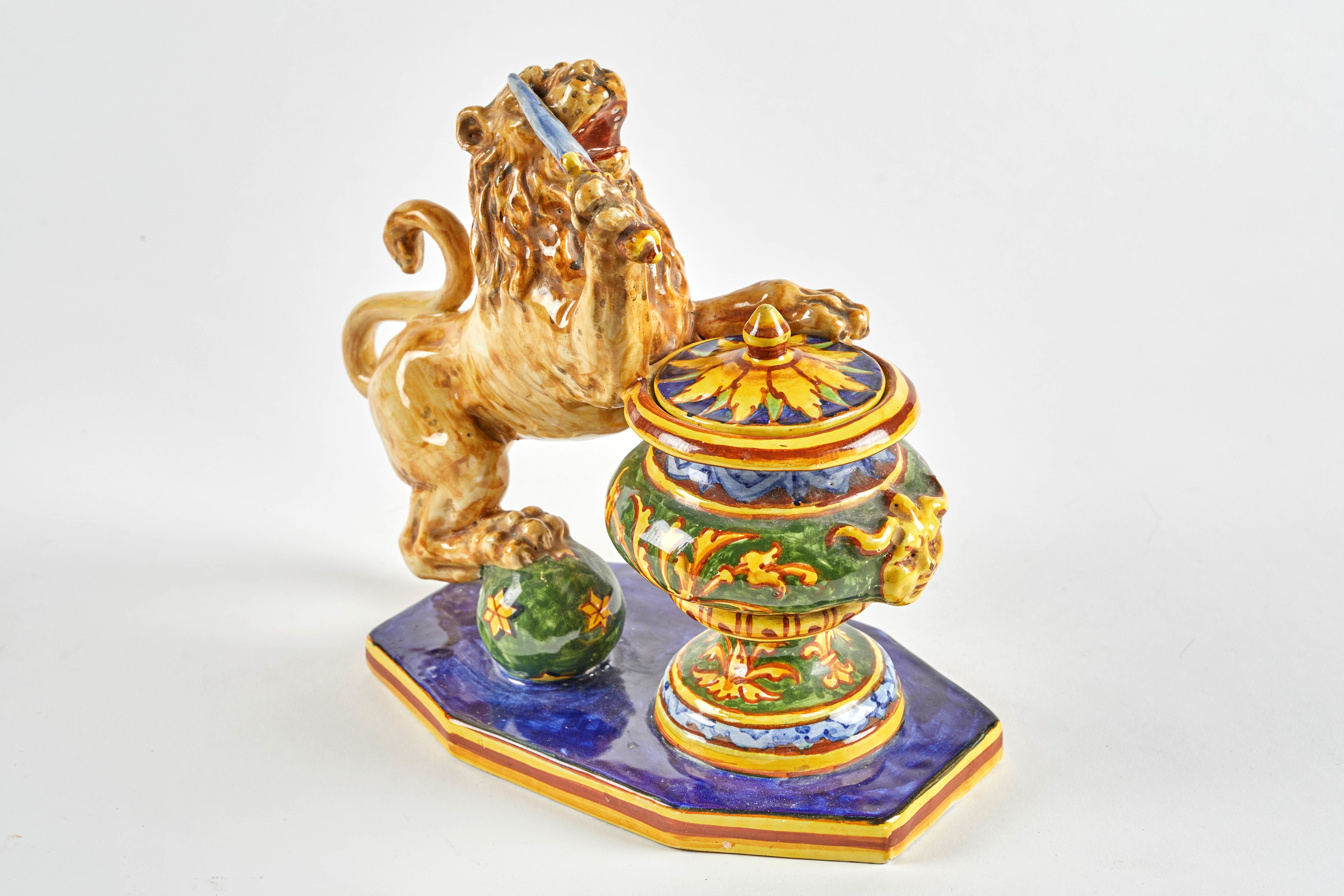 Angelo Minghetti - Calamaio in ceramica policroma a forma di leone