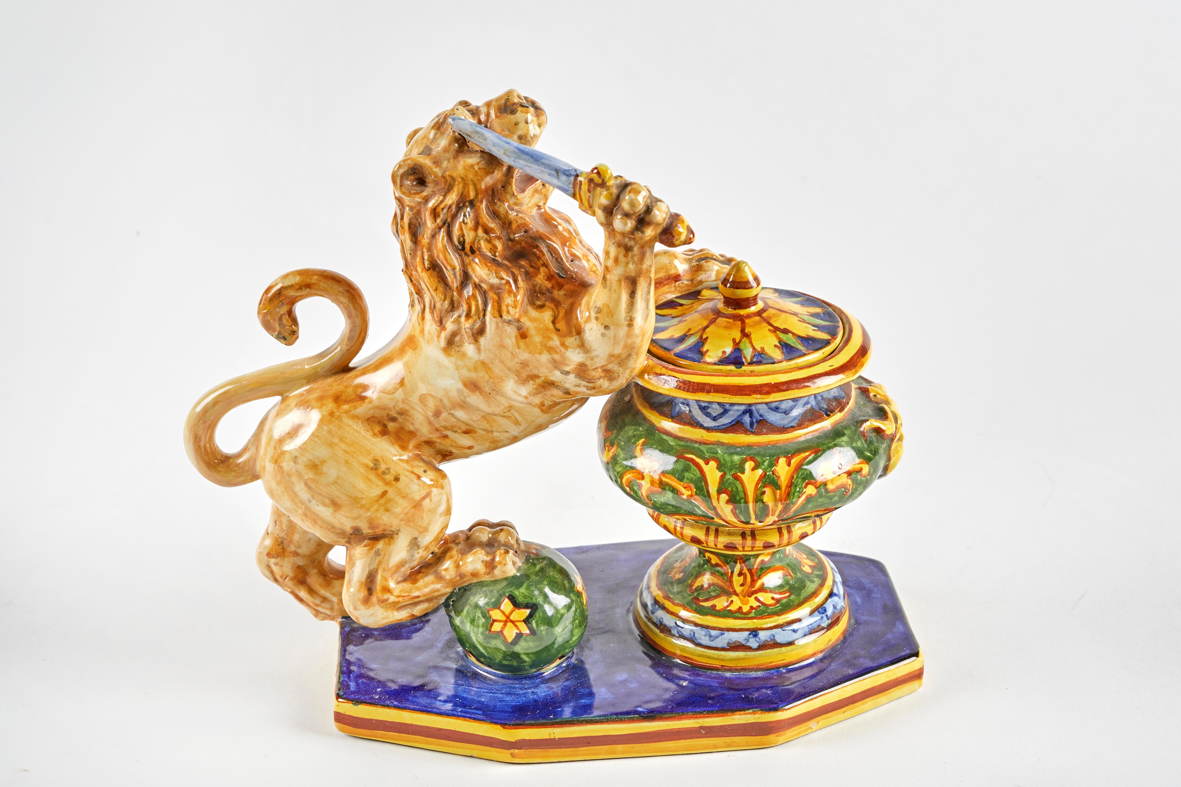 Angelo Minghetti - Calamaio in ceramica policroma a forma di leone