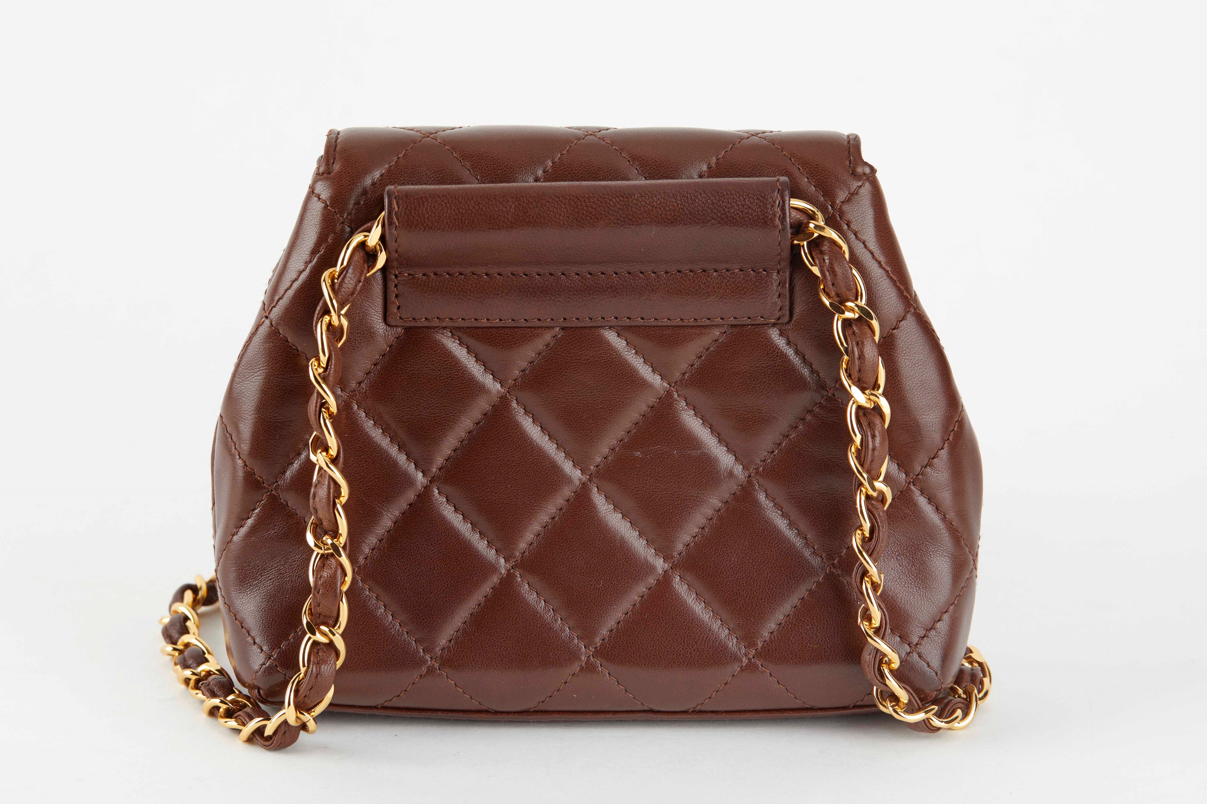 Chanel - Bum Bag in pelle di agnello marrone con hardware dorato