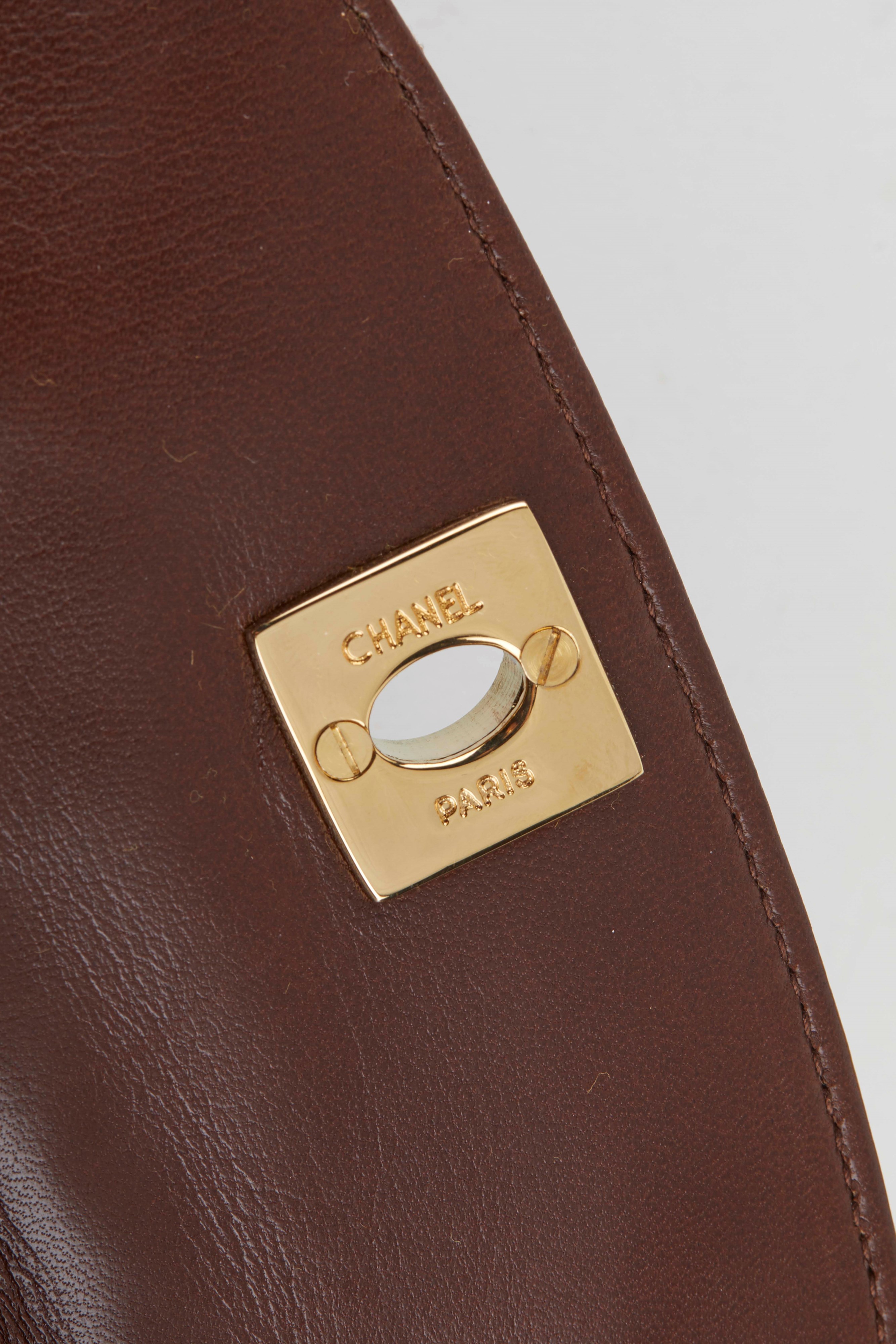 Chanel - Bum Bag in pelle di agnello marrone con hardware dorato