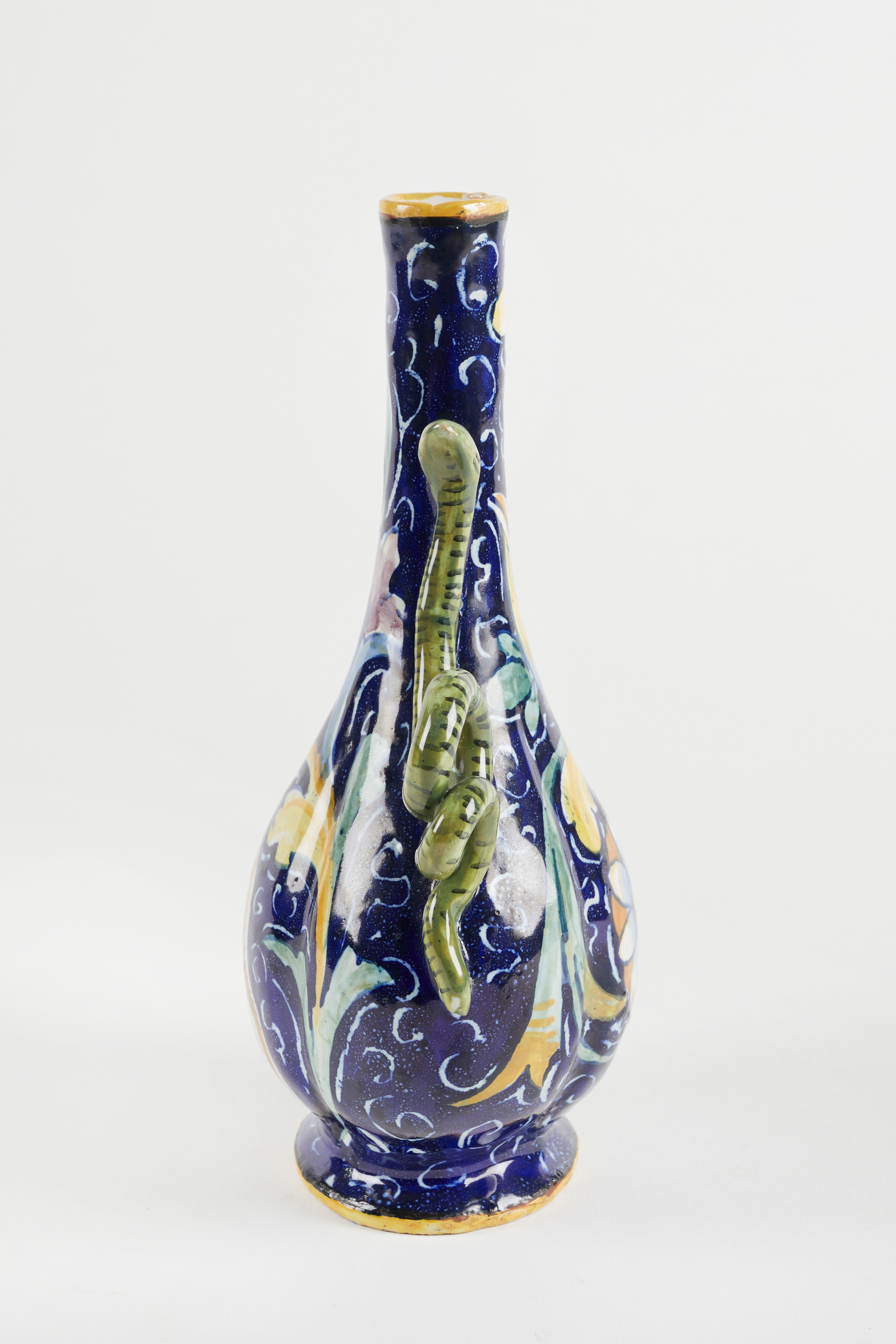 Angelo Minghetti - Vaso in ceramica policroma con decorazioni florali e serpenti