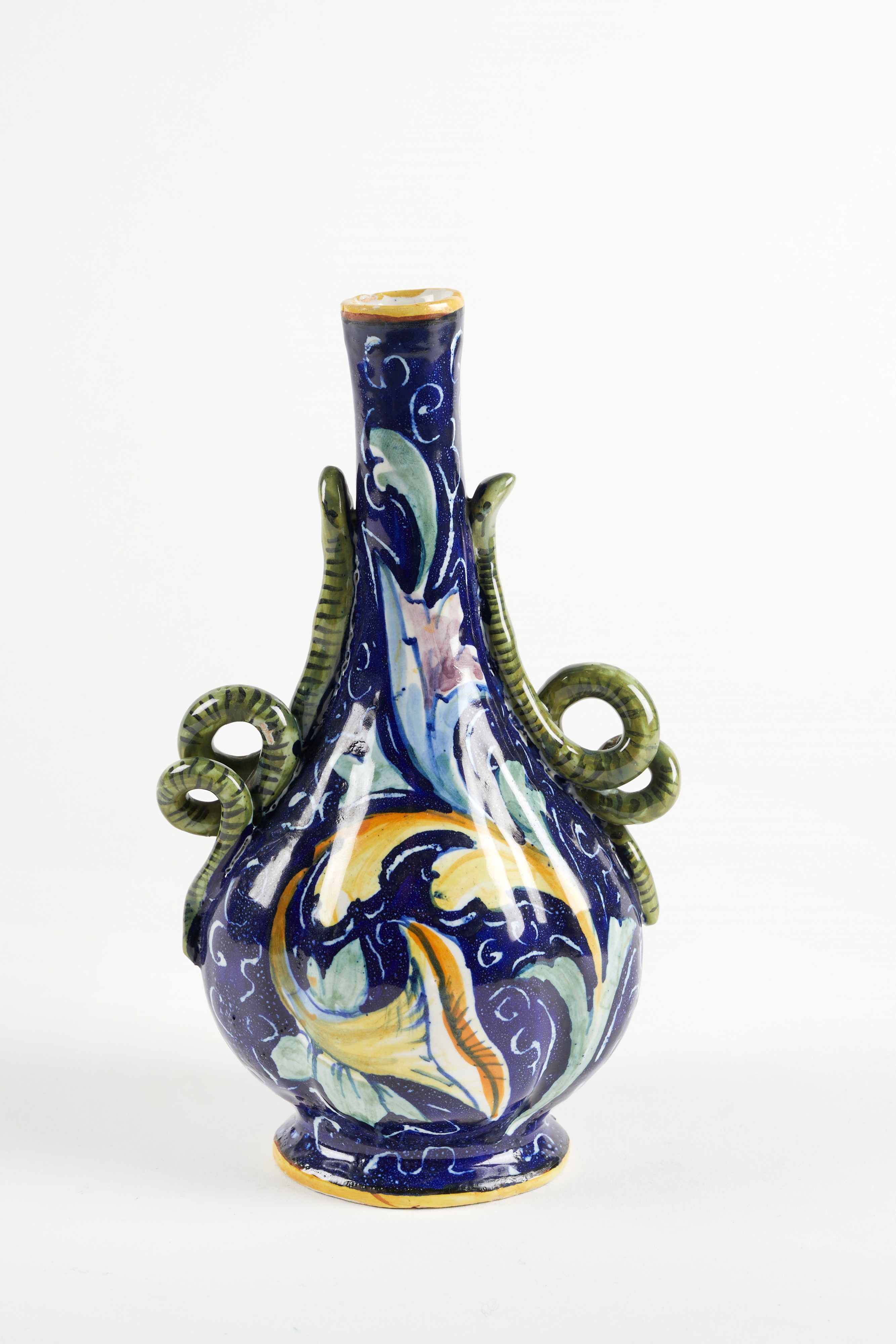 Angelo Minghetti - Vaso in ceramica policroma con decorazioni florali e serpenti