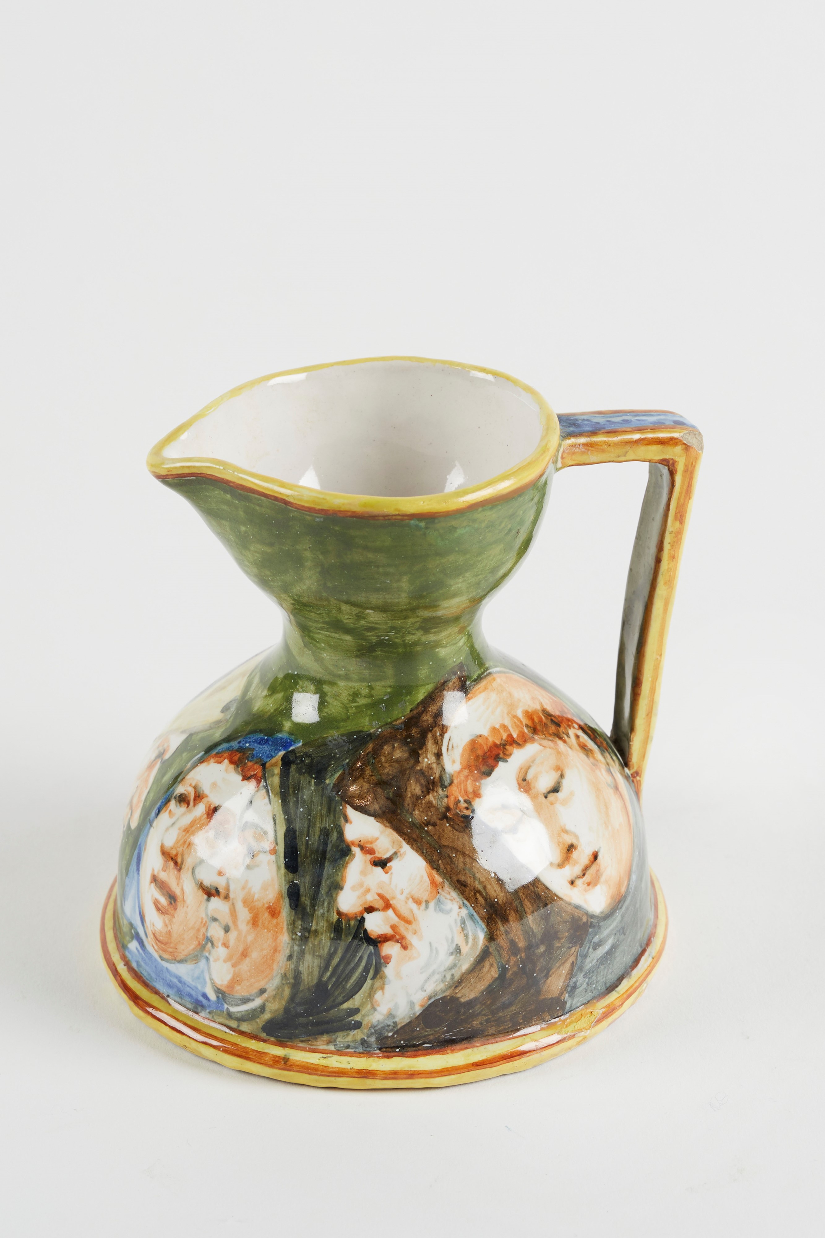 Angelo Minghetti - Versatoio in ceramica policroma decorato con figure religiose