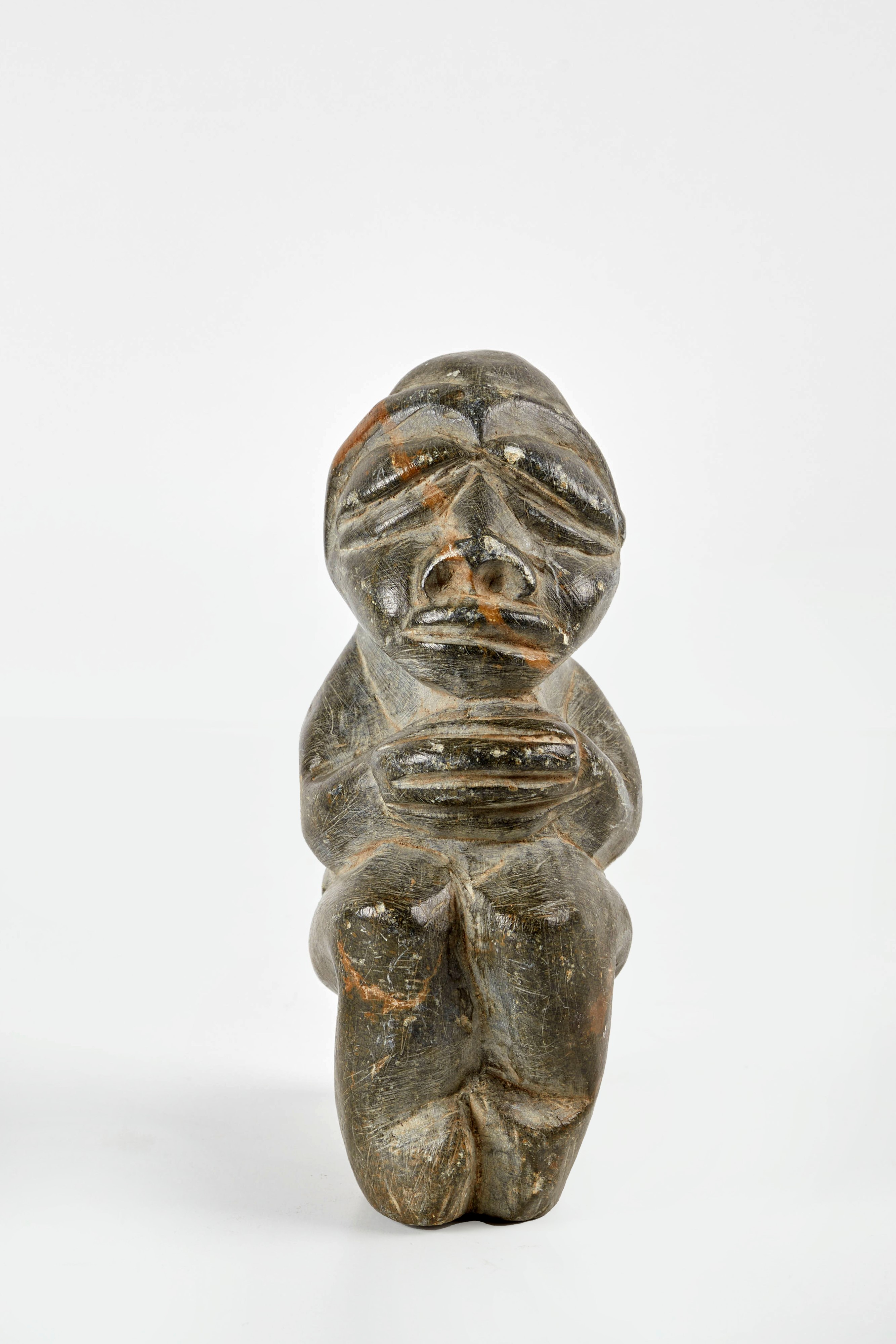 Scultore anonimo, Kissi Pomdo - Scultura antropomorfa in pietra morbida verde
