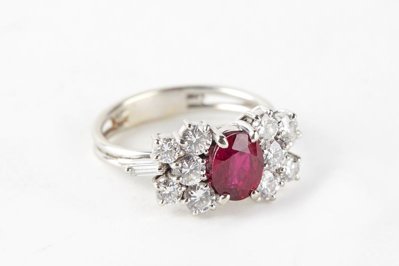Anello con rubino e diamanti  - Asta  Argenti, Fashion Vintage e Preziosi - Fidelis Auctions