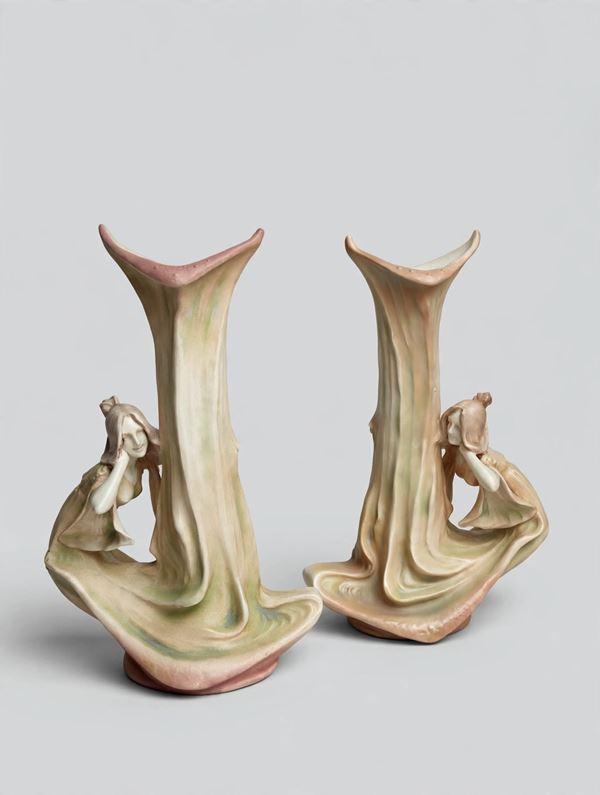 Coppia di vasi in stile Art Nouveau