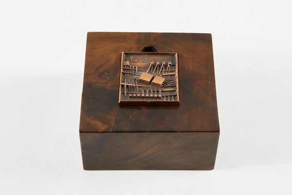 Arnaldo Pomodoro - Scatola con placca