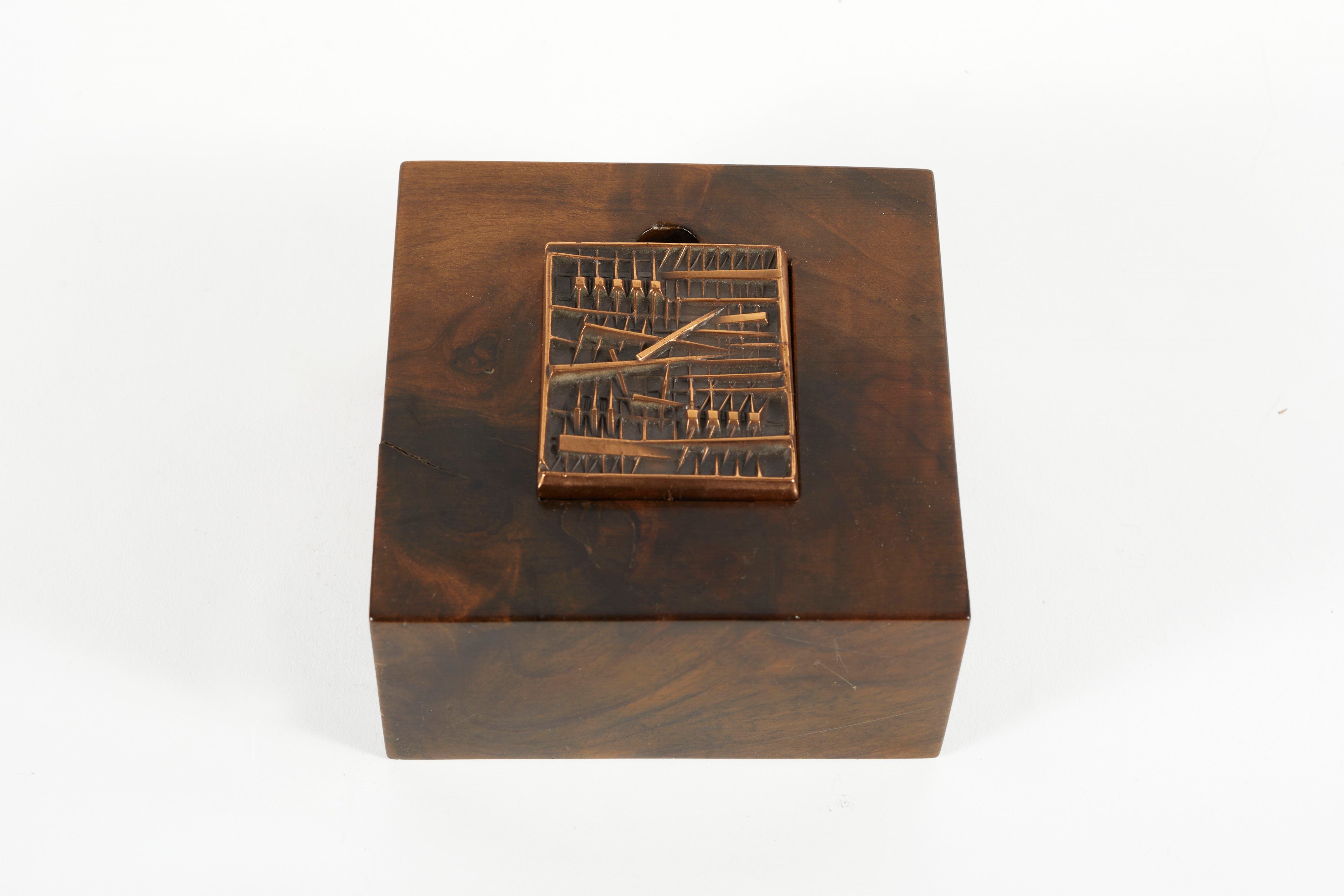 Arnaldo Pomodoro - Scatola con placca/medaglia per i 25 anni di Tecno, 1979