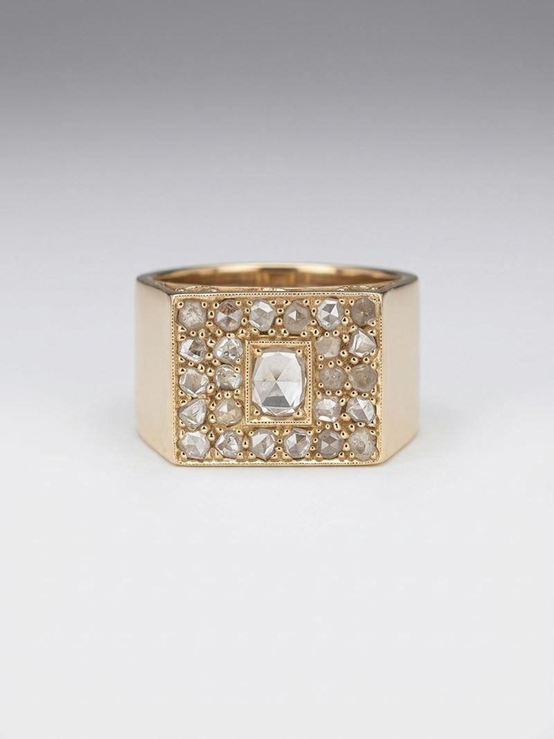 Anello in oro a basso titolo  - Asta  Argenti, Fashion Vintage e Preziosi - Fidelis Auctions
