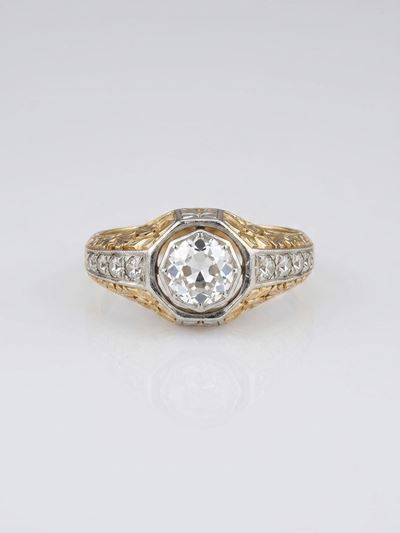 Anello in oro giallo e bianco 18K con rosa di diamante e castone a otto punte