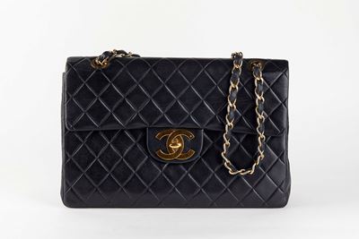 Borsa modello Timeless Maxi in pelle di agnello matelassé