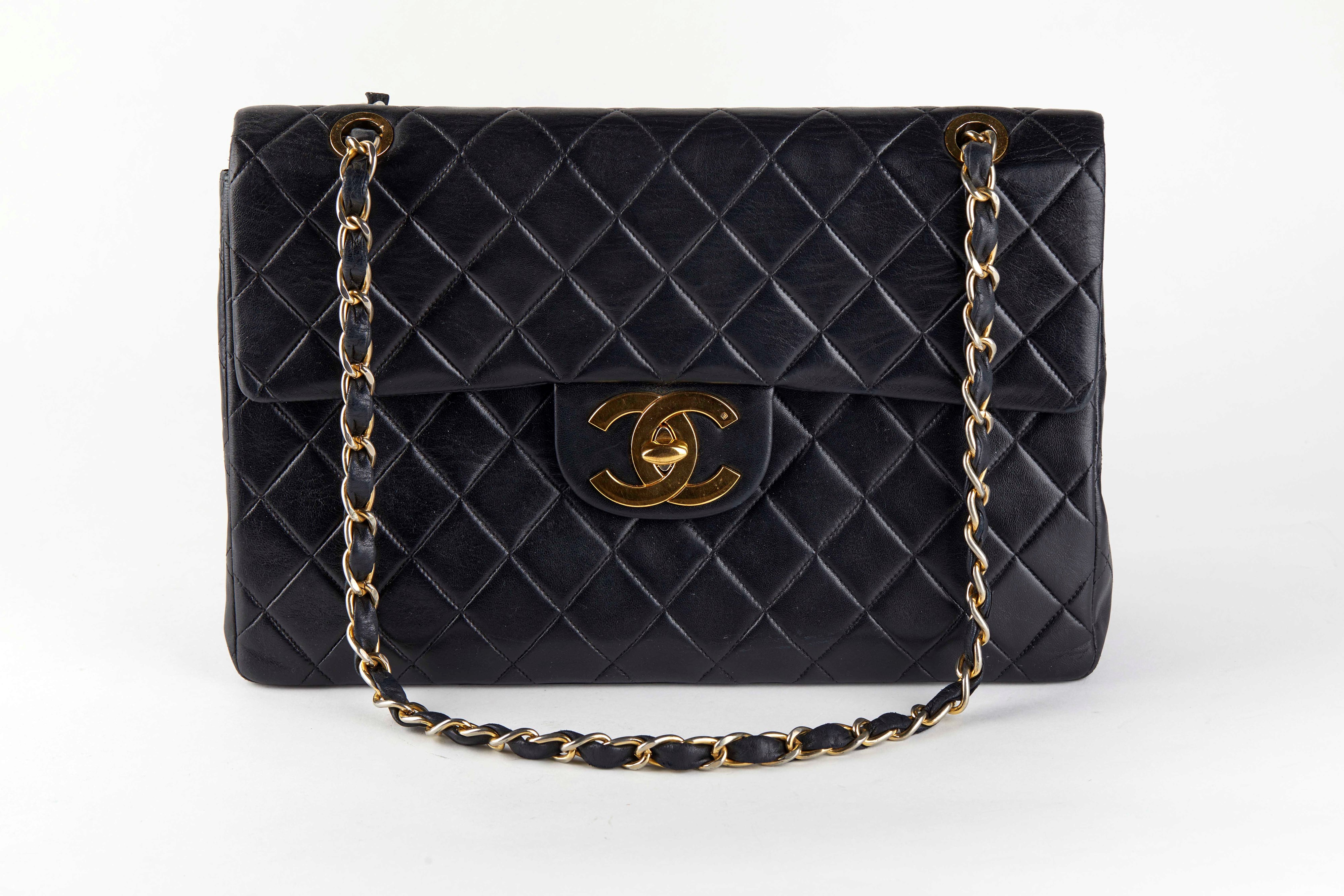 Chanel - Borsa modello Timeless Maxi in pelle di agnello matelassé