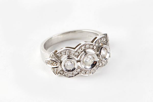 Anello in oro bianco