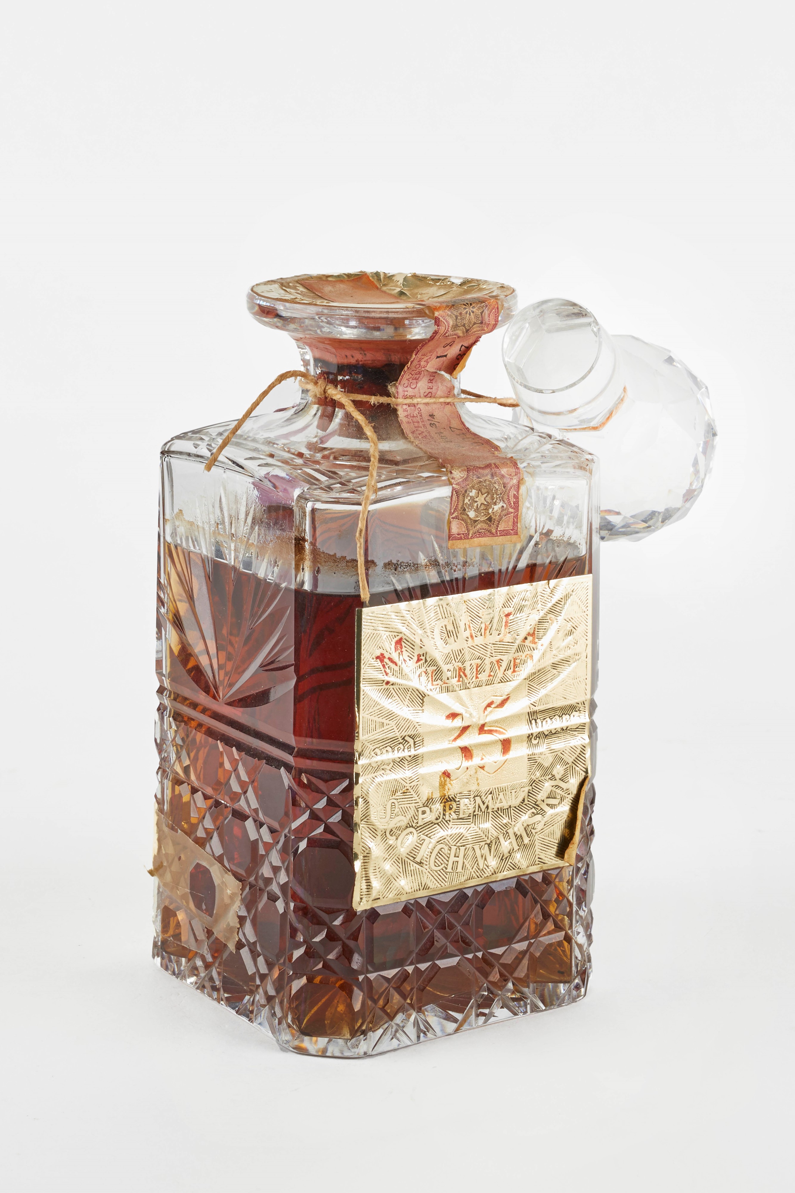 Macallan Pure Highland Malt Scotch Whisky, Imbottigliato negli Anni '70 o '80 da Gordon & Macphai...