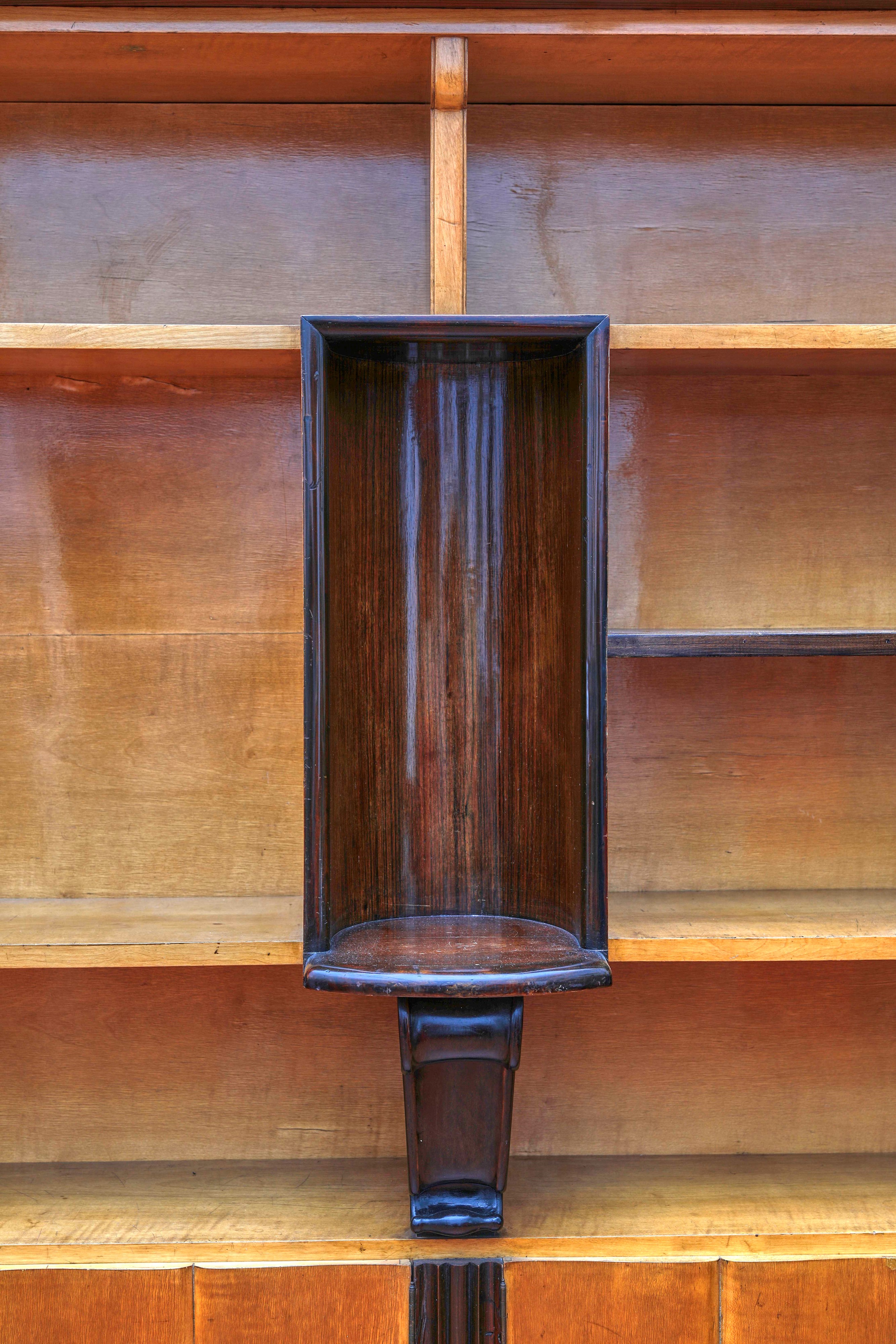 Importante mobile libreria da parete