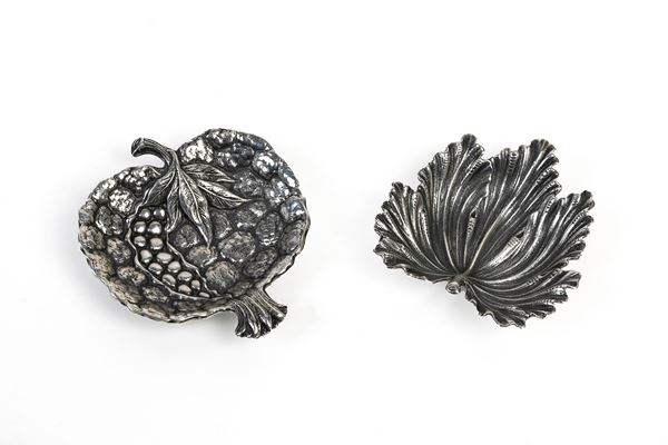 Buccellati - Lotto composto da due piccoli posacenere a foggia di foglie in argento 800