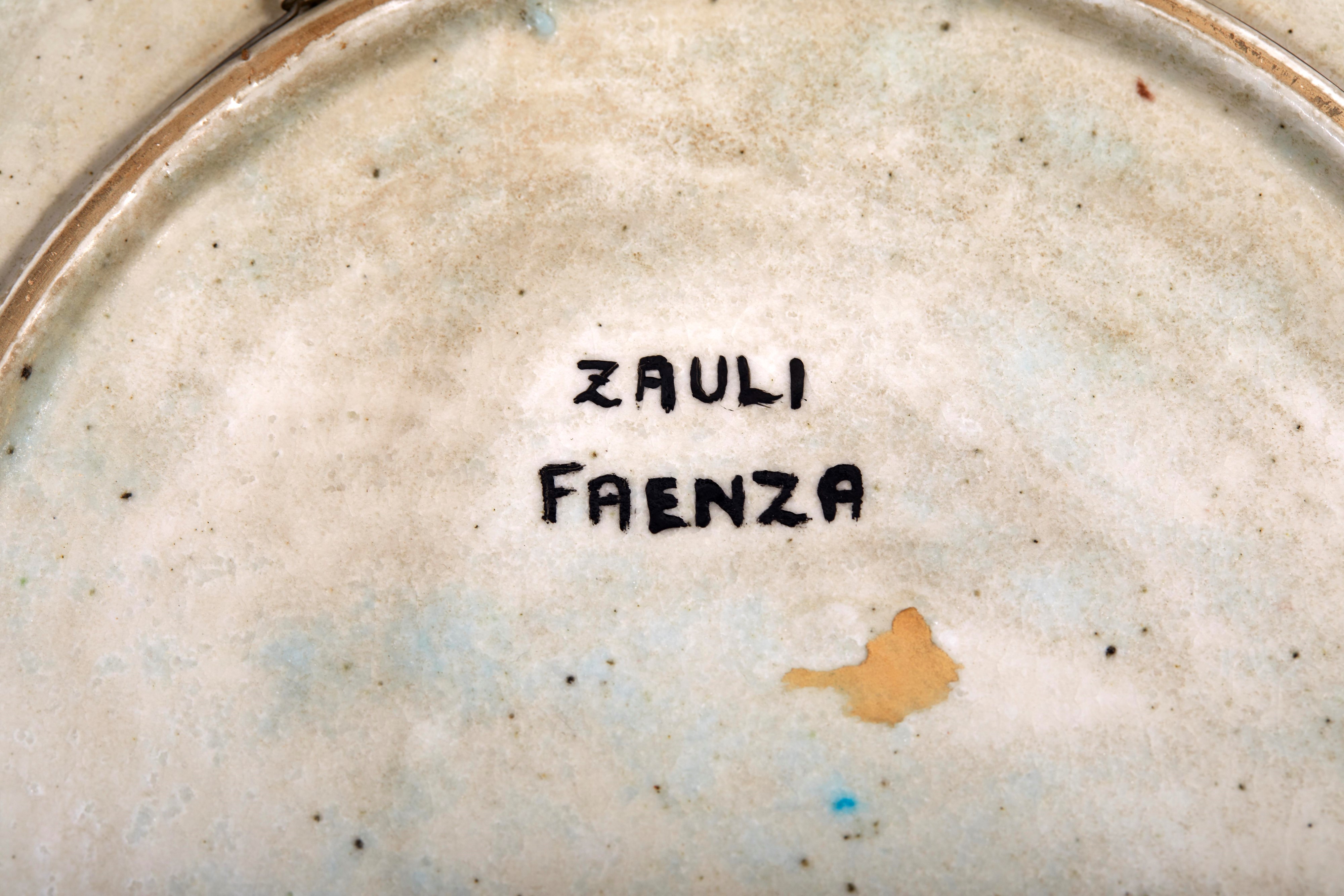 Piatto in ceramica policroma