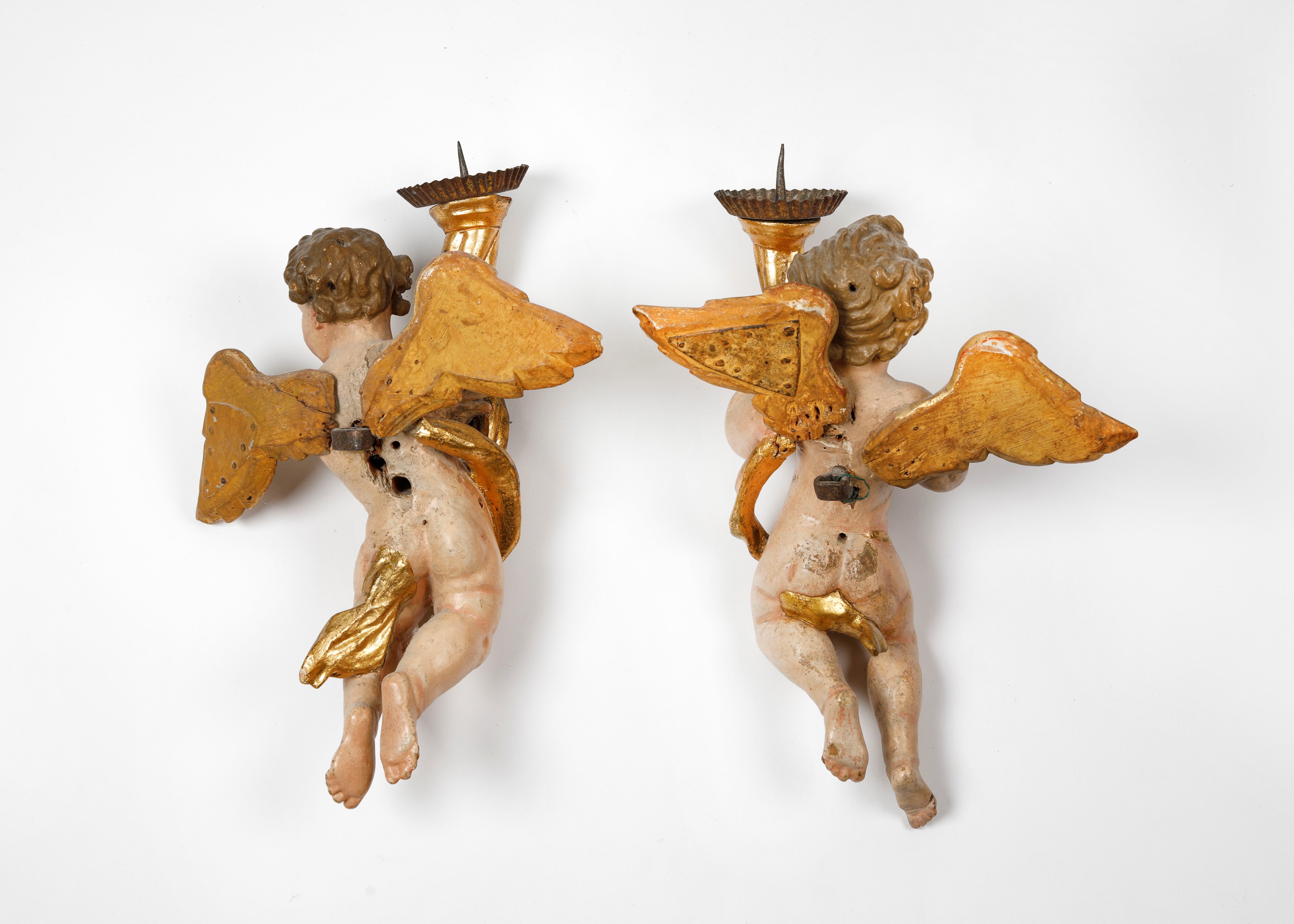 Coppia di Putti Reggicero