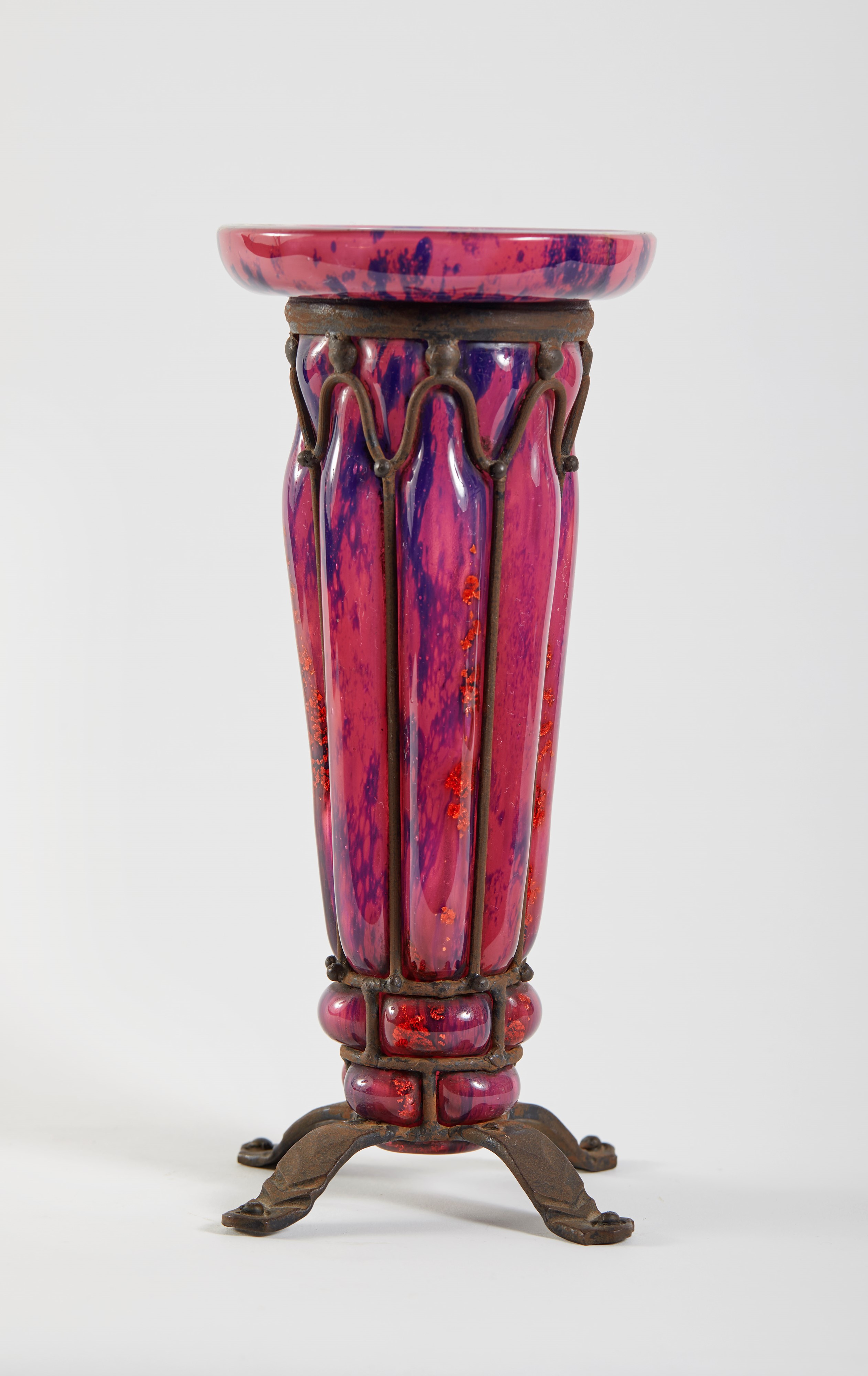 Vaso in vetro incamiciato con struttura in ferro