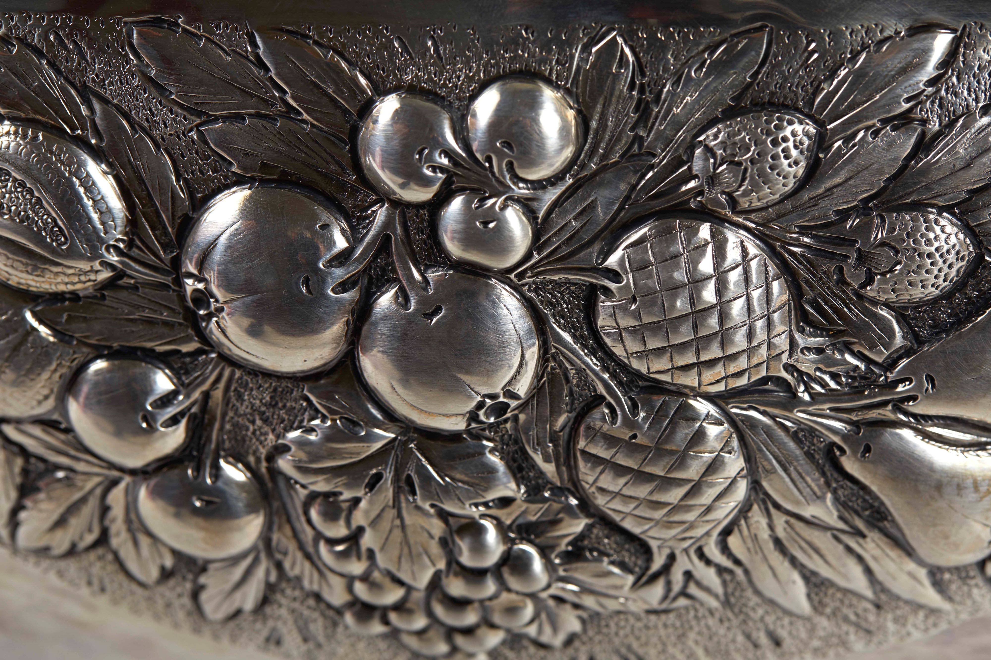 Grande centrotavola in argento 925 cesellato a mano