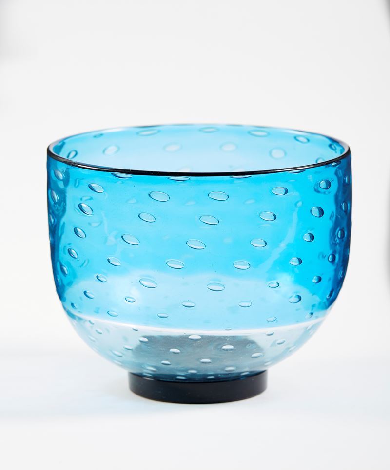 Vittorio Ferro : Ciotola in Vetro Azzurro  (XX sec)  - Lavorazione a Incalmo con bolle - Asta Dimore Eclettiche: I Sessione - Vetri e Argenti - Fidelis Auctions