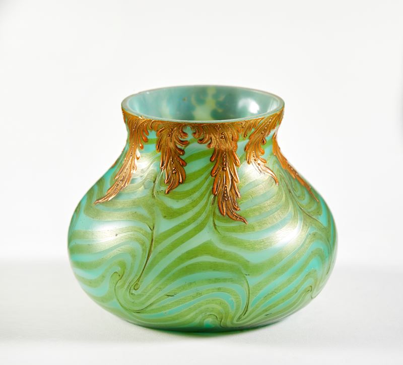 Loetz : Vasetto Vetro Iridato Loetz con decori  (XX sec)  - Vetro Iridato - Asta Dimore Eclettiche: I Sessione - Vetri e Argenti - Fidelis Auctions
