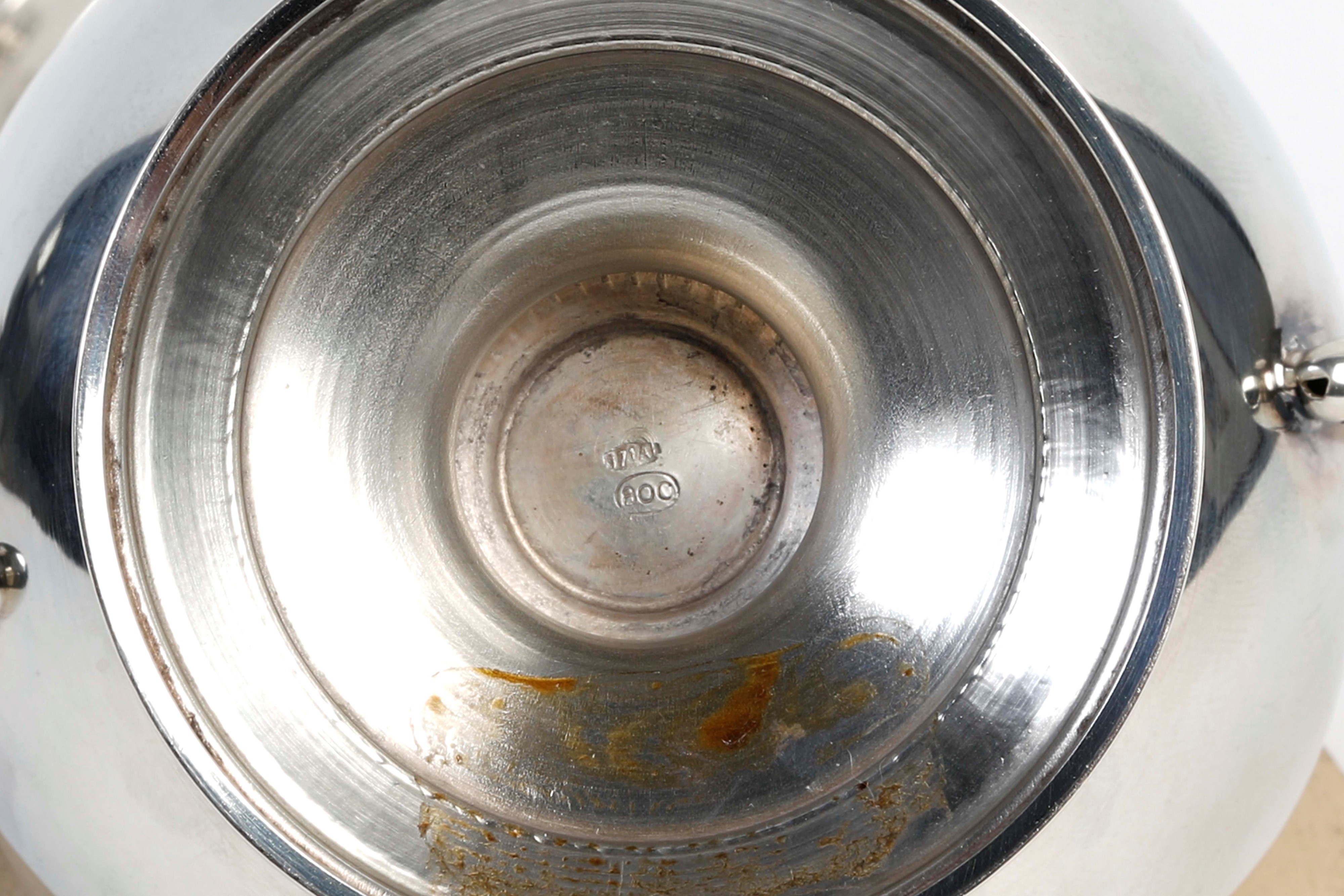 Lotto composto da caraffa e zuccheriera in argento