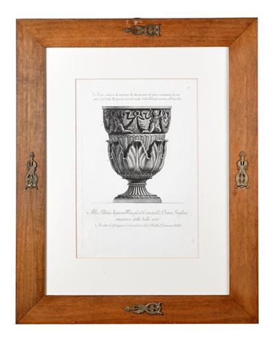 Vaso antico di marmo con sostegno a giro di fondi, acquaforte